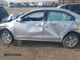 2015 Volkswagen Jetta SE with VIN 3VWD17AJ9FM274069, listed as a IAAI auction lot 42103263 with 76,984 mi miles and . Bid and sale history available at DreamBid. Image 14.