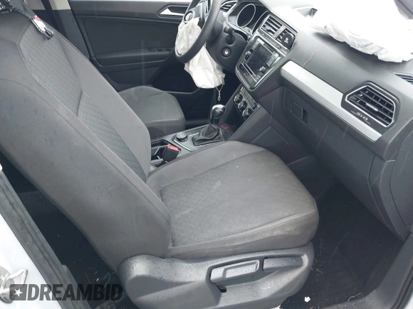 2019 Volkswagen Tiguan S with VIN 3VV0B7AX7KM031438, listed as a IAAI auction lot 42367337 with Not provided miles and . Bid and sale history available at DreamBid. Image 5.