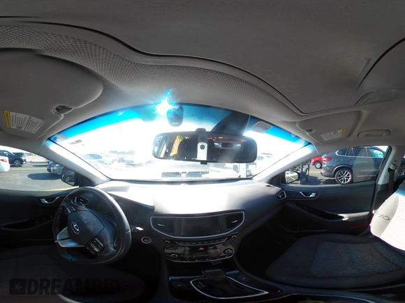 2019 Hyundai Ioniq SEL z VIN KMHC75LC3KU105621, wystawiony jako IAAI lot #42260425 z przebiegiem 58 668 mil mil oraz . Historia ofert i sprzedaży dostępna na DreamBid. Obrazek 19.