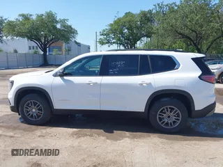 2025 GMC Acadia FWD Elevation z VIN 1GKENKRS5SJ155605, wystawiony jako IAAI lot #42322717 z przebiegiem 3508 mil mil oraz . Historia ofert i sprzedaży dostępna na DreamBid. Obrazek 14.