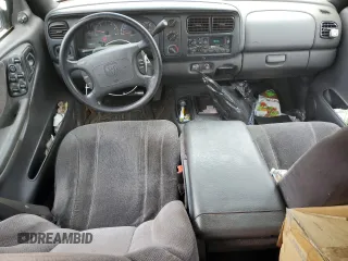 2000 Dodge Dakota Sport with VIN 1B7GL2AX3YS715657, listed as a Copart auction lot 88236515 with 170,873 mi miles and Clean Title. Bid and sale history available at DreamBid. Image 8.
