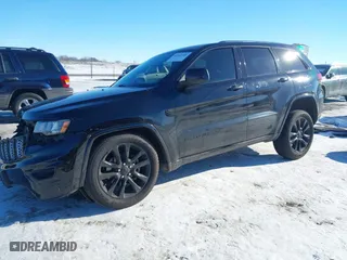 2018 Jeep Grand Cherokee Altitude with VIN 1C4RJFAG8JC120163, listed as a IAAI auction lot 41352989 with 97,908 mi miles. Bid and sale history available at carsss.com. Image 18.