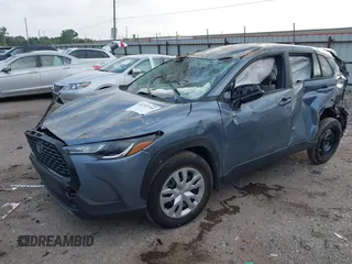 2025 Toyota Corolla Cross L с VIN 7MUAAAAG0SV123032, выставлен на аукционе IAAI как лот 42292755 с пробегом Не указан миль и . История ставок и продаж доступна на DreamBid. Изображение 16.