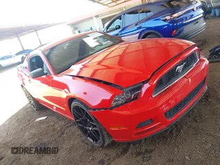 2013 Ford Mustang V6 с VIN 1ZVBP8AM4D5276112, выставлен на аукционе IAAI как лот 42543725 с пробегом Не указан миль и . История ставок и продаж доступна на DreamBid. Изображение 1.