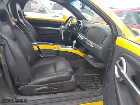 2004 Chevrolet SSR LS with VIN 1GCES14P54B108959, listed as a IAAI auction lot 41945649 with 129,202 mi miles. Bid and sale history available at carsss.com. Image 5.