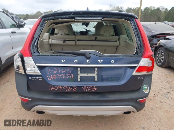 2015 Volvo XC70 T5 Drive-E Premier with VIN YV440MBK7F1209968, listed as a IAAI auction lot 41914571 with 69,668 mi miles and . Bid and sale history available at DreamBid. Image 16.