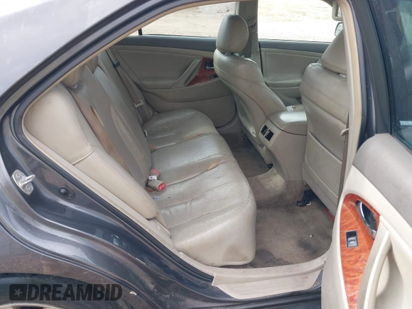 2011 Toyota Camry LE z VIN 4T1BF3EK0BU189369, wystawiony jako IAAI lot #42210101 z przebiegiem 207 679 mil mil oraz . Historia ofert i sprzedaży dostępna na DreamBid. Obrazek 8.