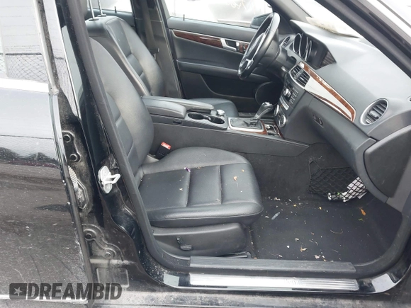 2013 Mercedes-Benz C 350 Sport with VIN WDDGF5HB9DA776259, listed as a IAAI auction lot 41168951 with 178,835 mi miles and . Bid and sale history available at DreamBid. Image 5.