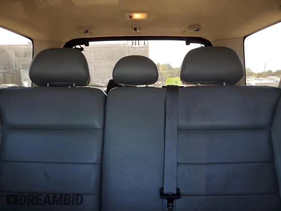 2005 Ford Escape XLT with VIN 1FMYU03185KA84202, listed as a Copart auction lot 75138074 with 147,142 mi miles and Clean Title. Bid and sale history available at carsss.com. Image 10.