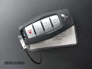 2024 Mitsubishi Outlander SE z VIN JA4J3VA83RZ068485, wystawiony jako IAAI lot #42483073 z przebiegiem 28 120 mil mil oraz . Historia ofert i sprzedaży dostępna na DreamBid. Obrazek 11.