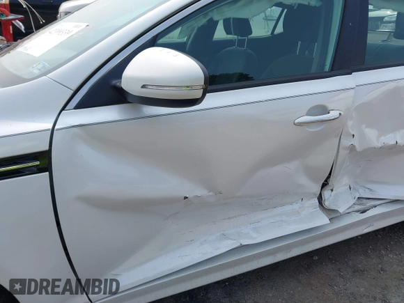 2015 Kia Optima LX z VIN KNAGM4A72F5627037, wystawiony jako IAAI lot #42399339 z przebiegiem 149 612 mil mil oraz . Historia ofert i sprzedaży dostępna na DreamBid. Obrazek 12.