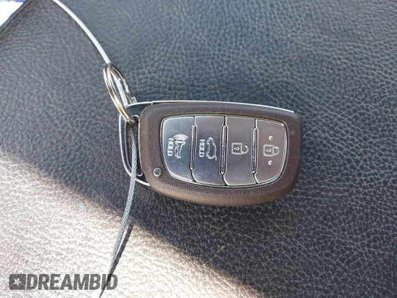 2019 Hyundai Tucson Sport with VIN KM8J33AL7KU901296, listed as a IAAI auction lot 41132884 with 76,948 mi miles. Bid and sale history available at carsss.com. Image 11.