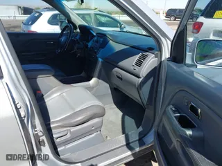 2004 Honda Pilot EX with VIN 2HKYF18674H581196, listed as a IAAI auction lot 42043003 with 220,102 mi miles. Bid and sale history available at carsss.com. Image 5.