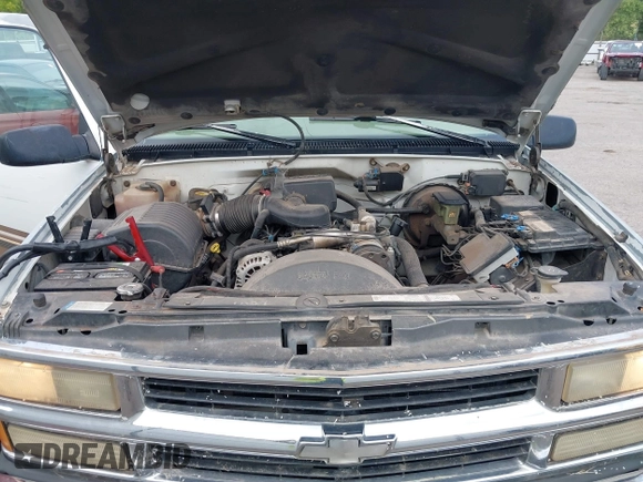 1997 GMC Yukon with VIN 1GKEC13R8VJ761054, listed as a IAAI auction lot 40070531 with 237,043 mi miles. Bid and sale history available at carsss.com. Image 10.