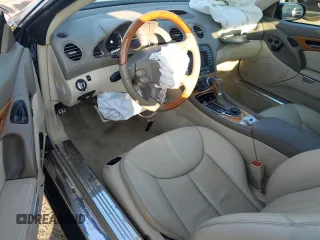 2007 Mercedes-Benz SL 550 z VIN WDBSK71FX7F134907, wystawiony jako Copart lot #51100175 z przebiegiem 133 355 mil mil oraz Szkoda całkowita • Salvage title. Historia ofert i sprzedaży dostępna na DreamBid. Obrazek 8.