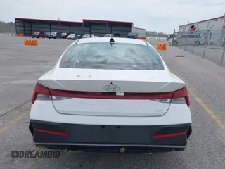 2025 Hyundai Elantra Limited z VIN KMHLN4DJ5SU134793, wystawiony jako IAAI lot #42044140 z przebiegiem 808 mil mil oraz . Historia ofert i sprzedaży dostępna na DreamBid. Obrazek 17.