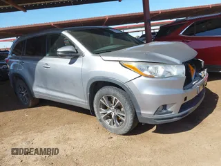 2016 Toyota Highlander XLE z VIN 5TDJKRFH5GS313861, wystawiony jako IAAI lot #41859739 z przebiegiem 125 032 mil mil oraz . Historia ofert i sprzedaży dostępna na DreamBid. Obrazek 1.