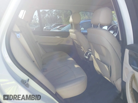 2016 BMW X5 sDrive35i z VIN 5UXKR2C5XG0R70450, wystawiony jako IAAI lot #41470535 z przebiegiem 181 111 mil mil oraz . Historia ofert i sprzedaży dostępna na DreamBid. Obrazek 8.