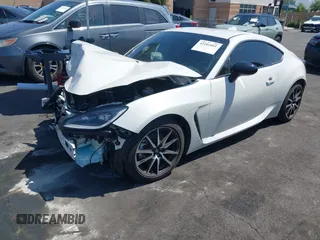 2023 Toyota 86 z VIN JF1ZNBC13P8762393, wystawiony jako IAAI lot #42202061 z przebiegiem 9 870 mil mil oraz . Historia ofert i sprzedaży dostępna na DreamBid. Obrazek 18.