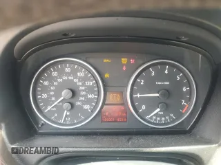 2007 BMW 3 Series 328i z VIN WBAVA33597PG52774, wystawiony jako Copart lot #60345555 z przebiegiem 189 361 mil mil oraz Szkoda całkowita • Salvage title. Historia ofert i sprzedaży dostępna na DreamBid. Obrazek 9.