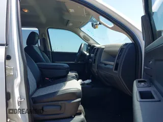 2012 Ram 2500 ST z VIN 3C6UD5CLXCG301343, wystawiony jako IAAI lot #42009239 z przebiegiem 139 514 mil mil oraz . Historia ofert i sprzedaży dostępna na DreamBid. Obrazek 5.