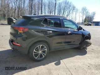 2020 Buick Encore GX Select z VIN KL4MMDSL2LB096513, wystawiony jako Copart lot #50428735 z przebiegiem 58 101 mil mil oraz Czysty tytuł • Clean title. Historia ofert i sprzedaży dostępna na DreamBid. Obrazek 3.