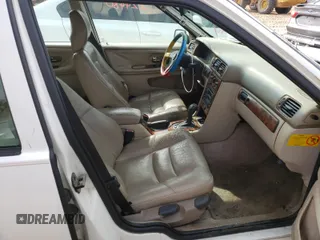 1998 Volvo V70 with VIN YV1LW5581W2459259, listed as a Copart auction lot 38167141 with 224,480 mi miles and Clean title. Bid and sale history available at DreamBid. Image 5.