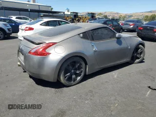 2010 Nissan 370Z z VIN JN1AZ4EH5AM500121, wystawiony jako Copart lot #58411355 z przebiegiem 146 943 mil mil oraz Tytuł czysty. Historia ofert i sprzedaży dostępna na DreamBid. Obrazek 3.