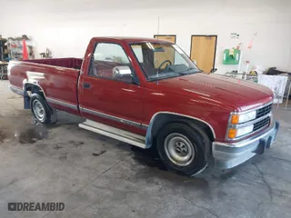 1990 Chevrolet C/K 2500 with VIN 1GCFC24K8LE253101, listed as a IAAI auction lot 34466000 with 69,933 mi miles. Bid and sale history available at carsss.com. Image 1.