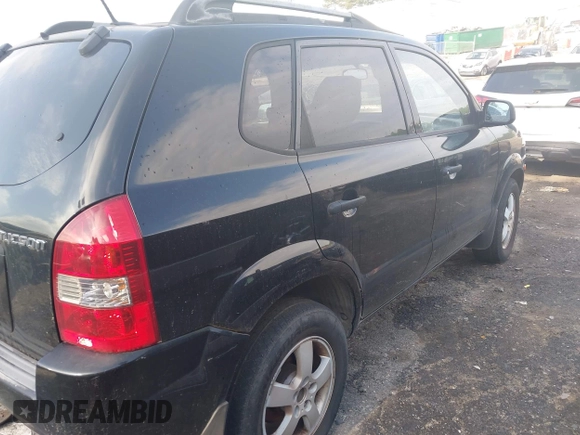 2008 Hyundai Tucson GLS with VIN KM8JM12B68U874995, listed as a IAAI auction lot 42164401 with 1 mi miles. Bid and sale history available at carsss.com. Image 4.