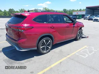 2021 Toyota Highlander XSE z VIN 5TDJZRBH0MS129571, wystawiony jako IAAI lot #42285003 z przebiegiem 92 920 mil mil oraz . Historia ofert i sprzedaży dostępna na DreamBid. Obrazek 4.