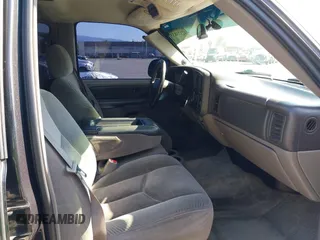 2003 Chevrolet Tahoe LS с VIN 1GNEC13V73R291212, выставлен на аукционе IAAI как лот 42373833 с пробегом 113 412 миль миль и . История ставок и продаж доступна на DreamBid. Изображение 5.