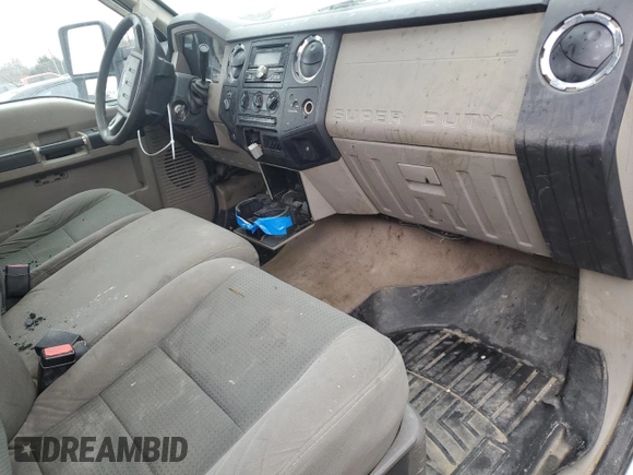 2010 Ford F-250 XL z VIN 1FTNF2B55AEA84619, wystawiony jako Copart lot #44353075 z przebiegiem 224 313 mil mil oraz Szkoda całkowita • Salvage title. Historia ofert i sprzedaży dostępna na DreamBid. Obrazek 8.