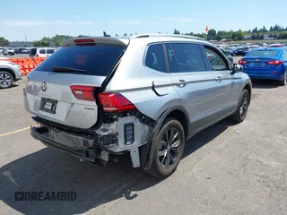 2024 Volkswagen Tiguan SE with VIN 3VV2B7AX6RM149564, listed as a IAAI auction lot 42686972 with 20,350 mi miles and . Bid and sale history available at DreamBid. Image 4.