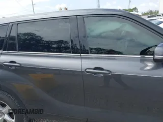 2020 Toyota Highlander L z VIN 5TDCZRAH2LS512145, wystawiony jako IAAI lot #41783670 z przebiegiem 53 919 mil mil oraz . Historia ofert i sprzedaży dostępna na DreamBid. Obrazek 14.