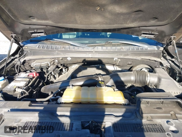 2019 Ford Expedition XLT with VIN 1FMJU1HT5KEA76330, listed as a IAAI auction lot 41171664 with 89,548 mi miles. Bid and sale history available at carsss.com. Image 10.