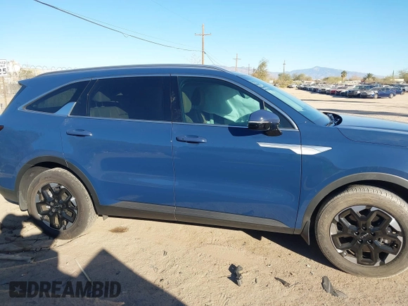2024 Kia Sorento S z VIN 5XYRL4JC0RG276555, wystawiony jako IAAI lot #41417131 z przebiegiem 7 149 mil mil oraz . Historia ofert i sprzedaży dostępna na DreamBid. Obrazek 13.