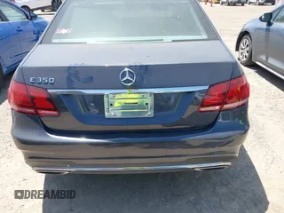 2014 Mercedes-Benz E 350 Sport z VIN WDDHF5KB0EA859397, wystawiony jako IAAI lot #41996300 z przebiegiem 110 196 mil mil oraz . Historia ofert i sprzedaży dostępna na DreamBid. Obrazek 17.