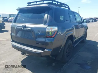 2023 Toyota 4Runner TRD Pro z VIN JTELU5JR3P6167676, wystawiony jako IAAI lot #41861287 z przebiegiem 25 795 mil mil oraz . Historia ofert i sprzedaży dostępna na DreamBid. Obrazek 4.
