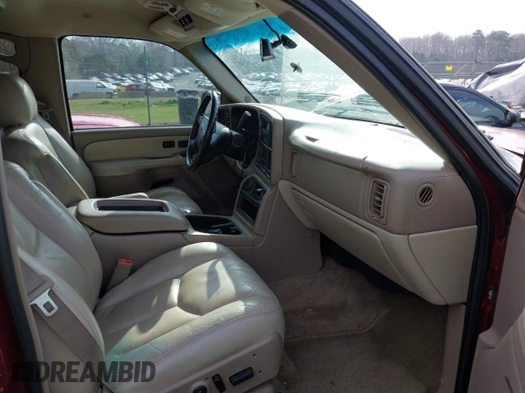 2003 GMC Yukon SLT with VIN 1GKEK13Z73R199374, listed as a IAAI auction lot 41840225 with 230,235 mi miles. Bid and sale history available at carsss.com. Image 5.