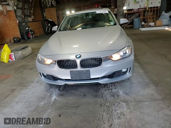2014 BMW 3 Series 328i xDrive z VIN WBA3B5C55EP652751, wystawiony jako Copart lot #61654285 z przebiegiem 134 642 mil mil oraz Szkoda całkowita • Salvage title. Historia ofert i sprzedaży dostępna na DreamBid. Obrazek 13.