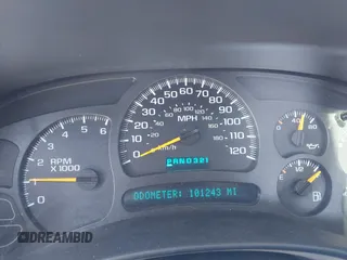 2004 Chevrolet Suburban Z71 with VIN 3GNFK16Z84G231091, listed as a IAAI auction lot 41595885 with 101,243 mi miles. Bid and sale history available at carsss.com. Image 7.