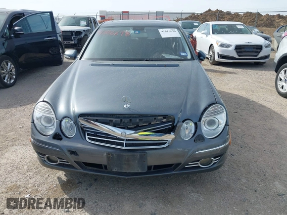 2008 Mercedes-Benz E-Class Luxury 3.5L with VIN WDBUF56X68B220680, listed as a IAAI auction lot 41816698 with 221,219 mi miles. Bid and sale history available at carsss.com. Image 12.