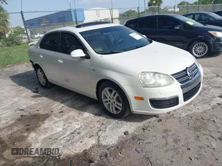 2007 Volkswagen Jetta Wolfsburg Edition с VIN 3VWEF71KX7M168035, выставлен на аукционе IAAI как лот 42447756 с пробегом 147 276 миль миль и . История ставок и продаж доступна на DreamBid. Изображение 1.