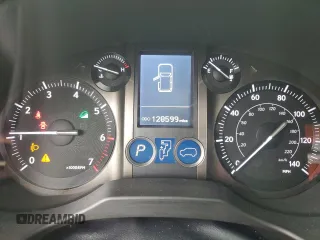 2017 Lexus GX 460 z VIN JTJBM7FX5H5168660, wystawiony jako Copart lot #55410675 z przebiegiem 128 599 mil mil oraz Szkody całkowita. Historia ofert i sprzedaży dostępna na DreamBid. Obrazek 9.