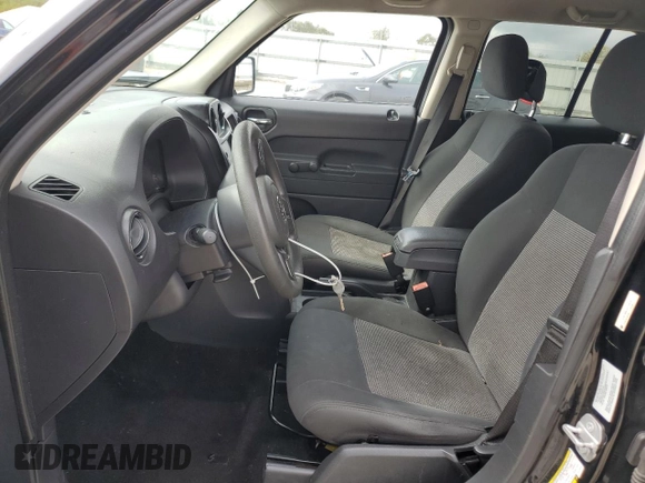 2015 Jeep Patriot Sport z VIN 1C4NJRBB1FD176918, wystawiony jako Copart lot #72587214 z przebiegiem 109 151 mil mil oraz Szkoda całkowita • Salvage title. Historia ofert i sprzedaży dostępna na DreamBid. Obrazek 7.