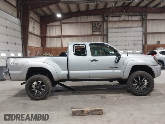 2009 Toyota Tacoma with VIN 5TEUU42N39Z608517, listed as a IAAI auction lot 42023414 with 162,133 mi miles. Bid and sale history available at carsss.com. Image 12.