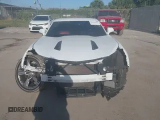 2016 Chevrolet Camaro 2SS z VIN 1G1FH1R77G0126514, wystawiony jako IAAI lot #42135491 z przebiegiem 89 841 mil mil oraz . Historia ofert i sprzedaży dostępna na DreamBid. Obrazek 13.
