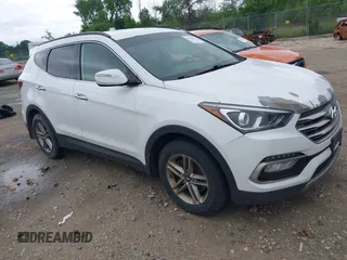 2017 Hyundai Santa Fe 2.4L z VIN 5NMZU3LB0HH005687, wystawiony jako IAAI lot #42372474 z przebiegiem 184 579 mil mil oraz . Historia ofert i sprzedaży dostępna na DreamBid. Obrazek 1.