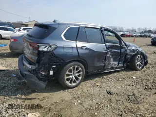 2019 BMW X5 xDrive40i with VIN 5UXCR6C51KLL36723, listed as a Copart auction lot 47680785 with 0 mi miles and Salvage Title. Bid and sale history available at carsss.com. Image 3.
